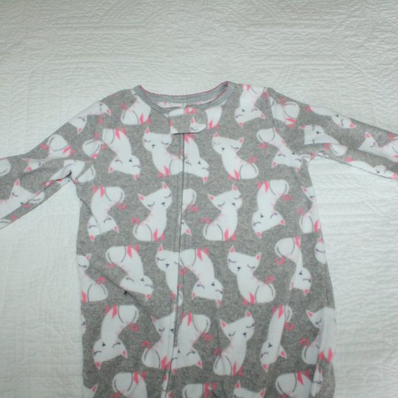 5/$20 Baby girl fleece sleeper with cats 9 months - Picture 4 of 13